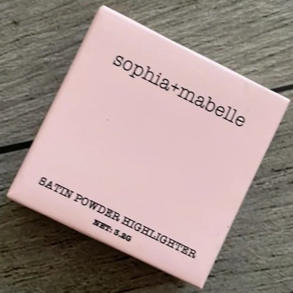 SOPHIA + MABELLE Satin Powder Highlighter Peach Sangria - Picture 2 of 3